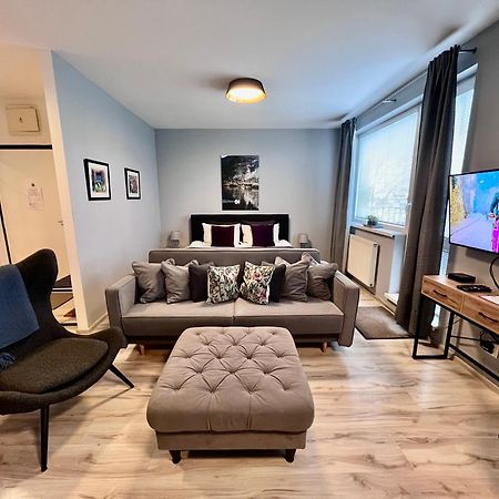 Bl - The Executive Suite, Boru - 24Hr Self Check-In, Free Private Parking, Balcony With Mountain View, 5 Minute Walk To City Center Banska Bystrica Luaran gambar